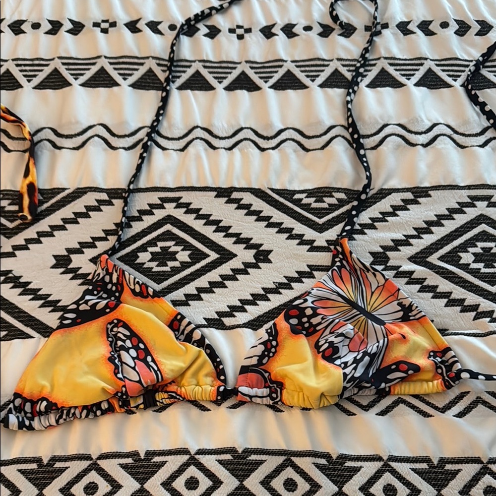 Yellow Butterfly Print Bikini Top size is a DD cup